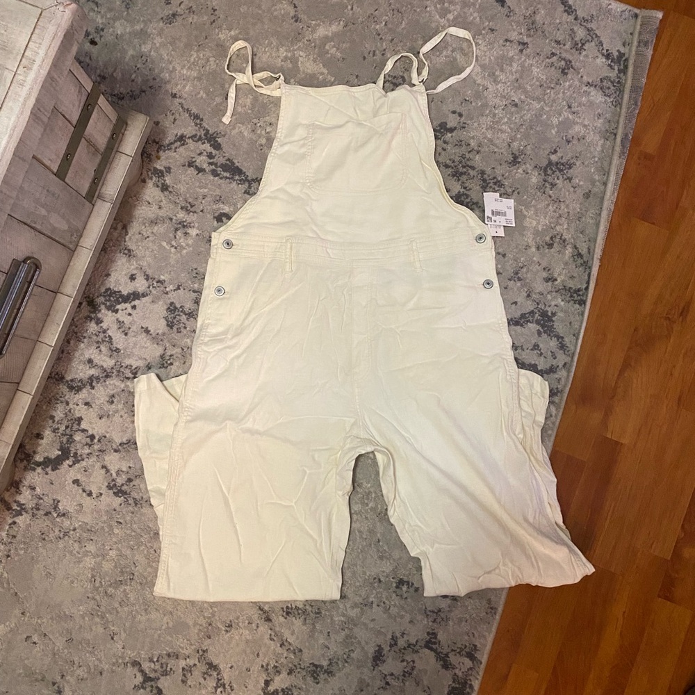American Eagle Outfitters NWT Cream Overalls XL